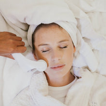 Load image into Gallery viewer, NEW: Bliss Roller - The Soothing Cryotherapy Tool